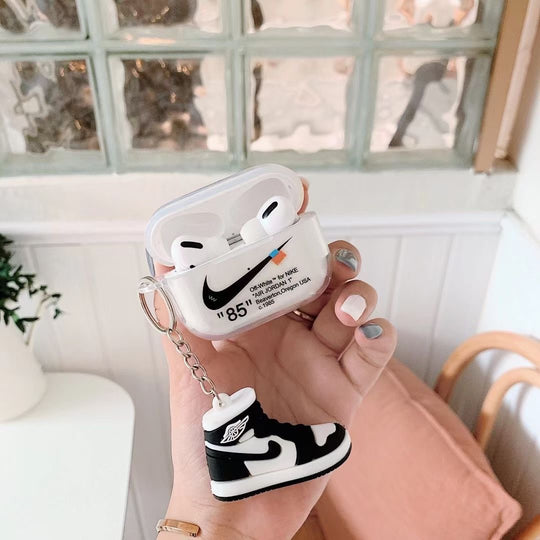 Fashionable AirPods Case with 3D Sneaker Keychain Detail