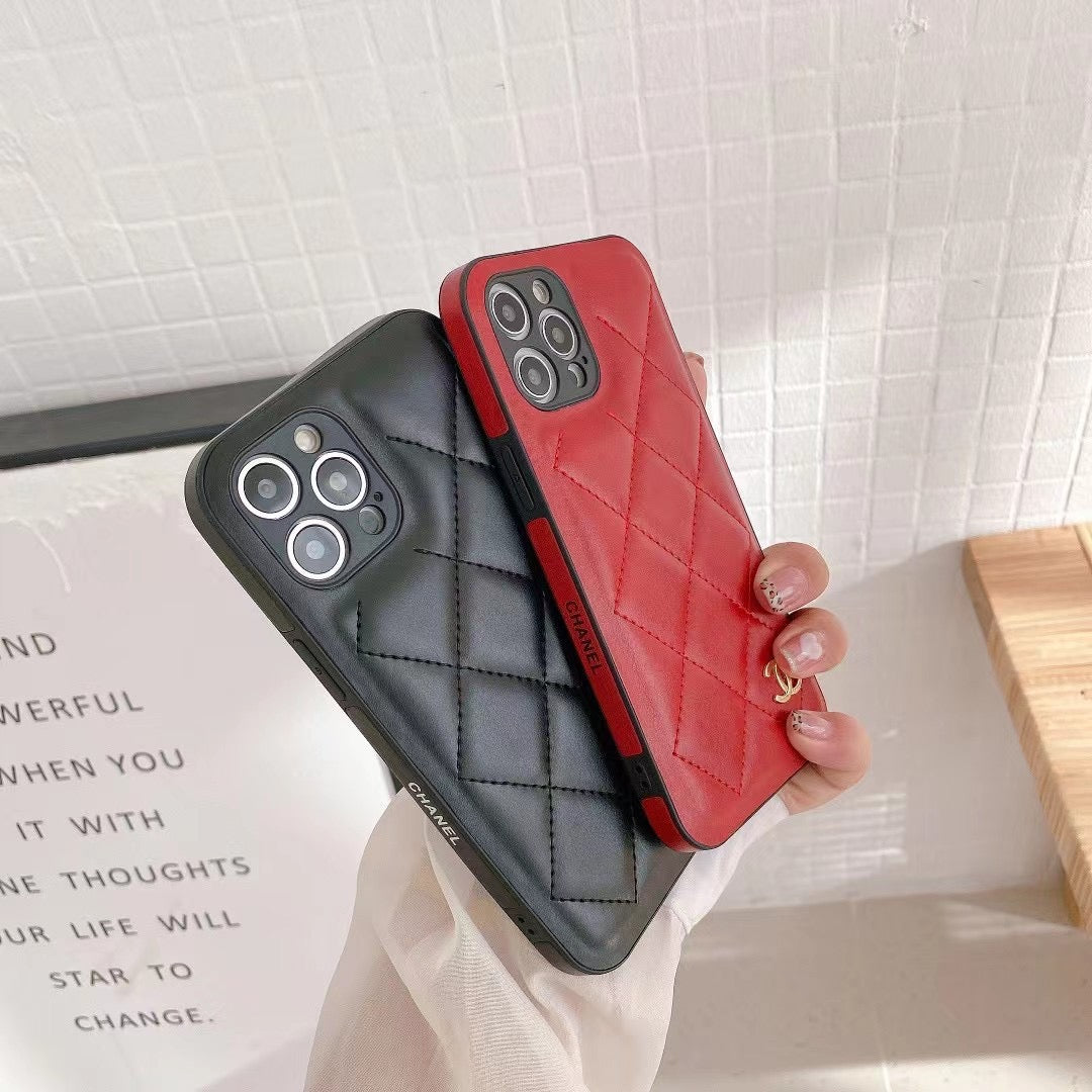 Stylish phone case with a classic pattern - Luxury Chanel Fashion Classic. Durable protection and a fashion-forward statement in one.